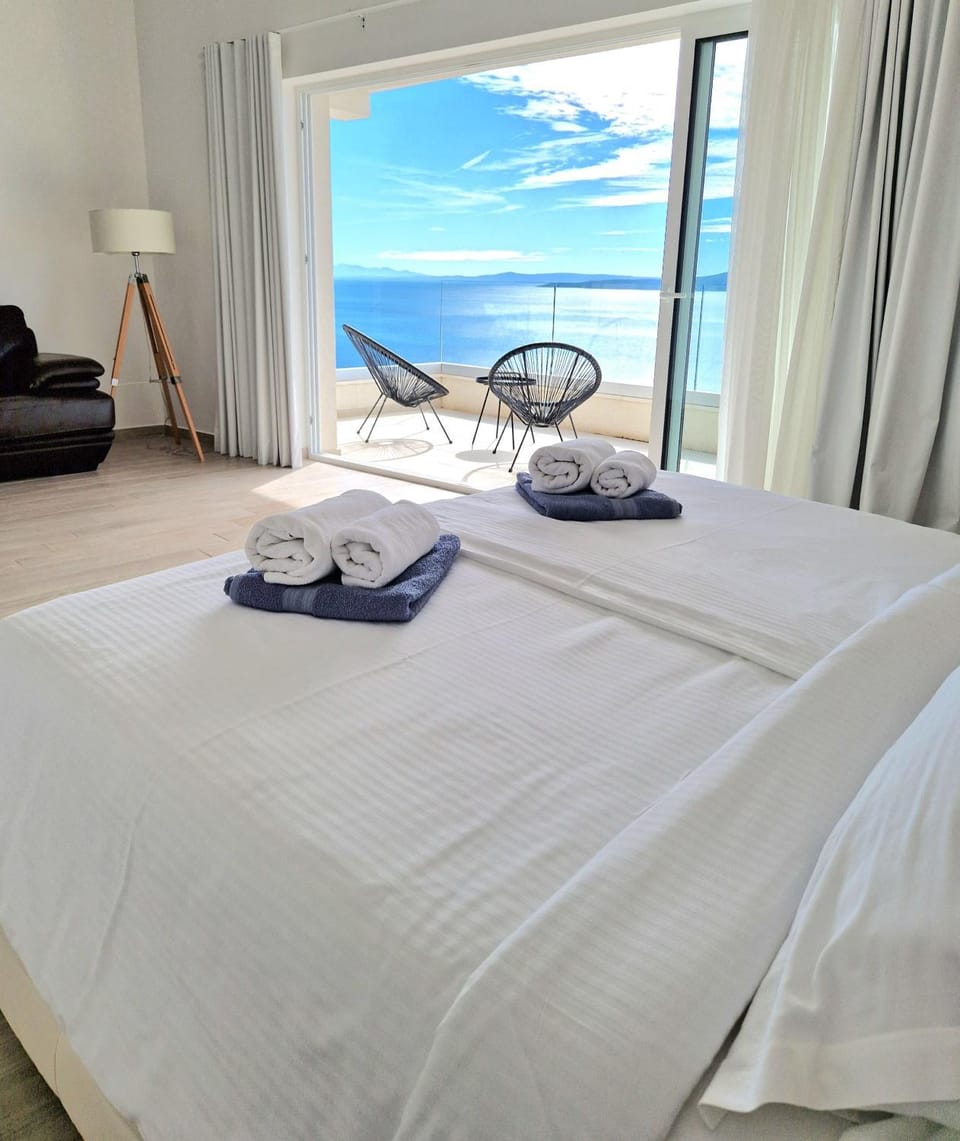 Bedroom, Sea view