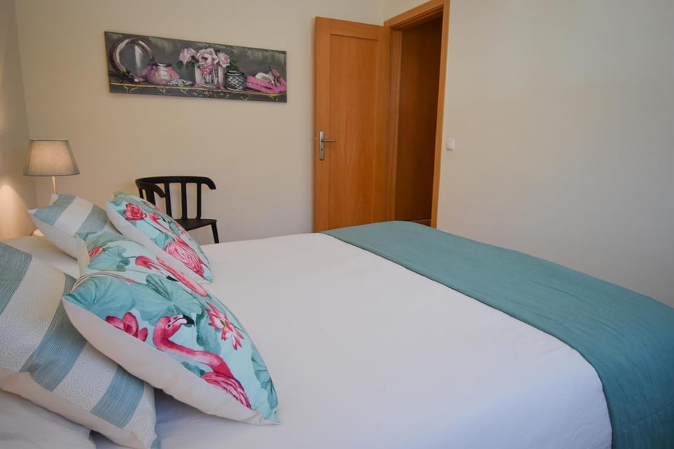Photo of the whole room, Decorative detail, Decorative detail, Bedroom