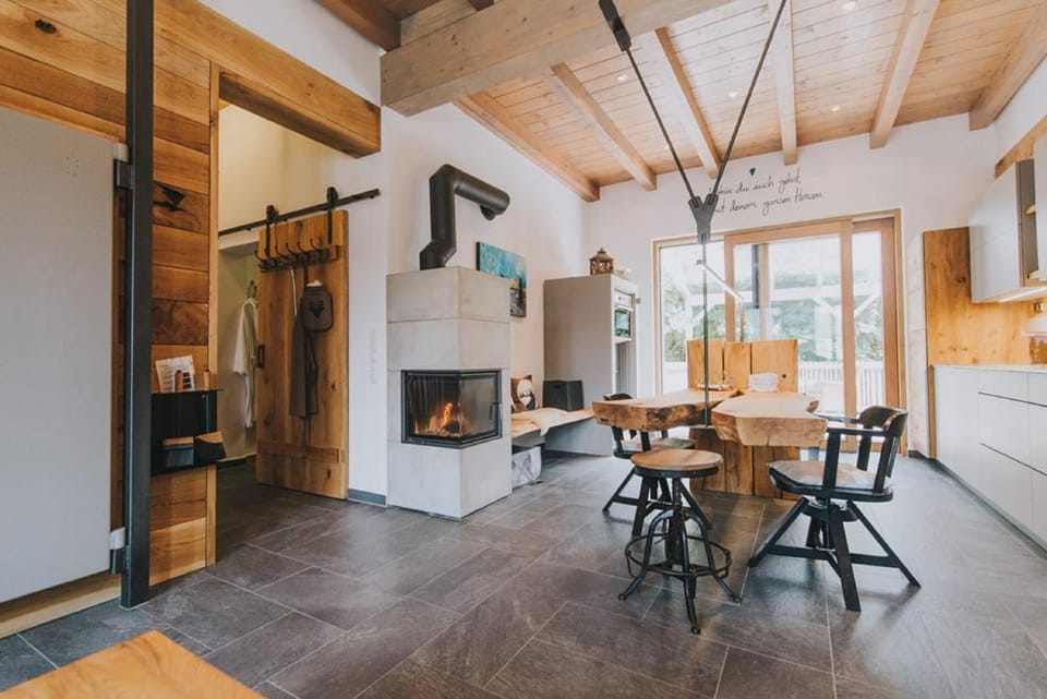 Kitchen or kitchenette, Seating area, Dining area