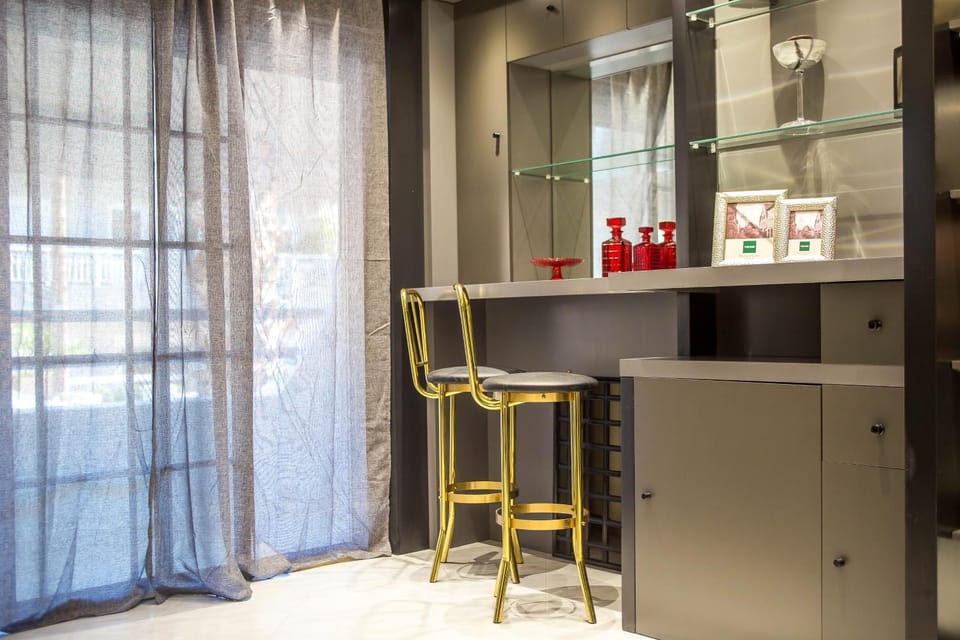 Library, Living room