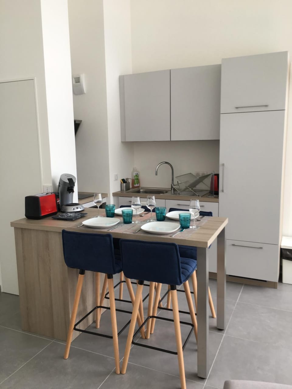 Kitchen or kitchenette