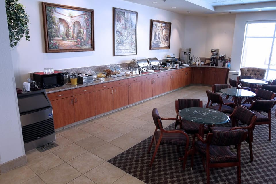 Communal lounge/ TV room, Lobby or reception, Continental breakfast, Buffet breakfast