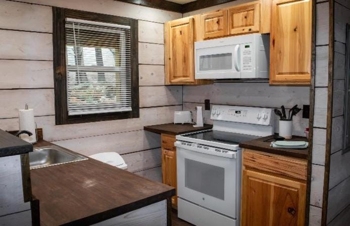 The Cabins at Pine Haven - Beckley Cabin in West Virginia
