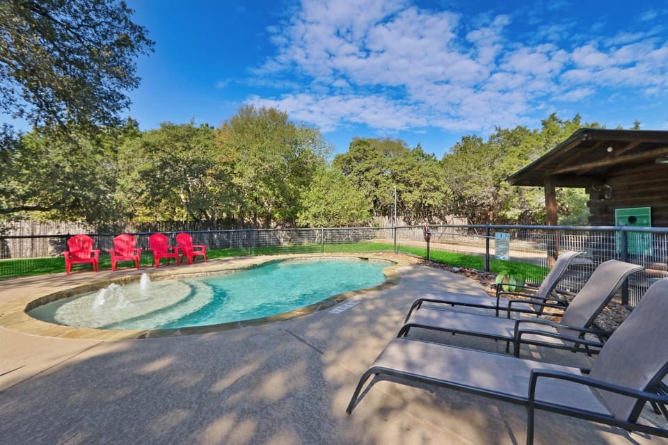 Wimberley Log Cabins Resort and Suites- Unit 2 Cabin in Wimberley