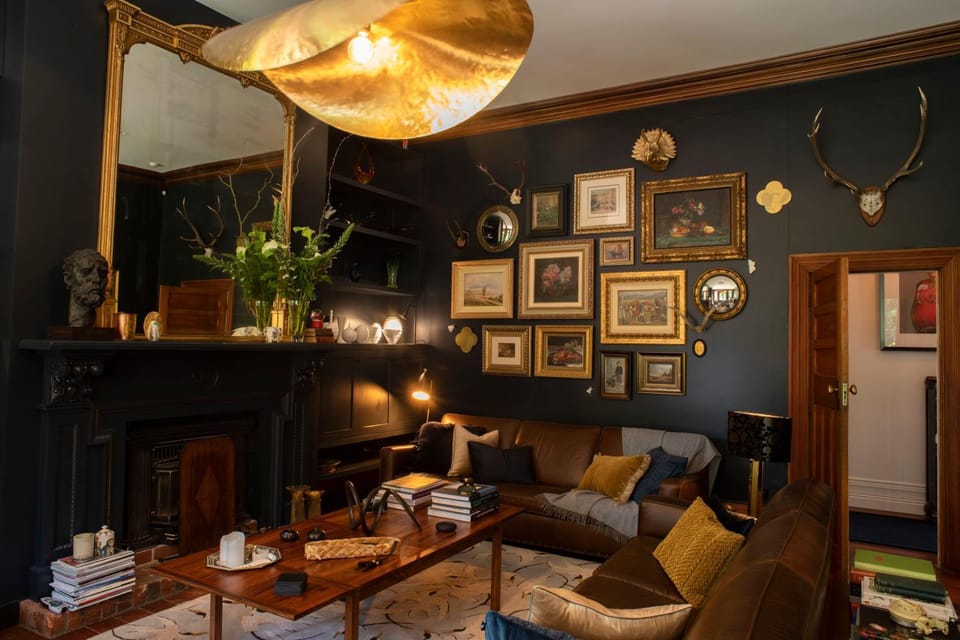Living room, Seating area