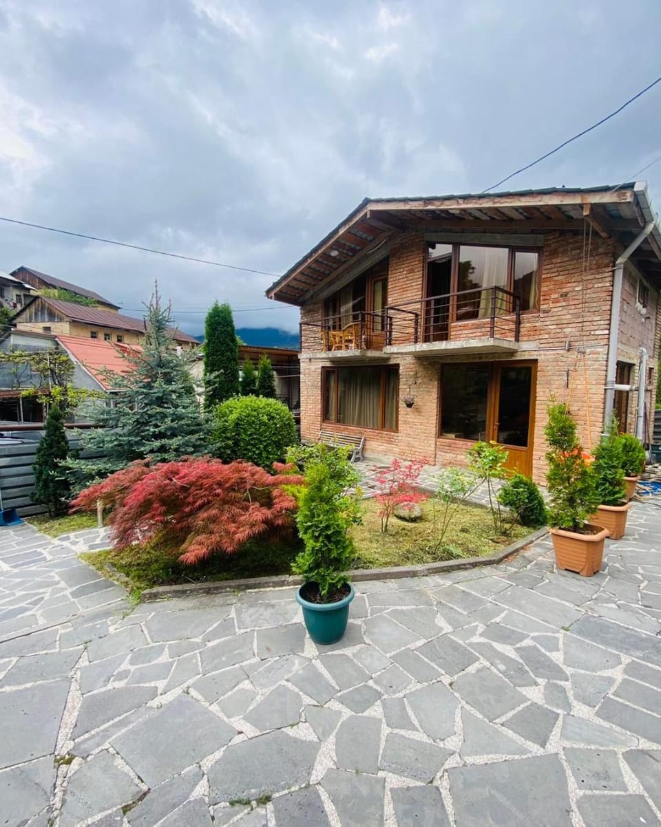 Property building, Day, Garden, Garden view
