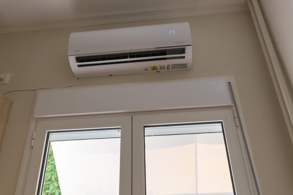 Bedroom, air conditioner