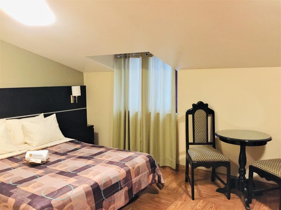 Hostal Carlos Tenaud Bed and Breakfast in San Isidro