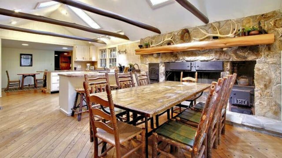Kitchen or kitchenette, Dining area, kitchen