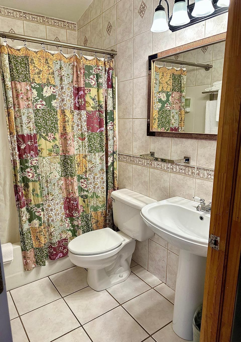 Shower, Toilet, Bathroom, Bath