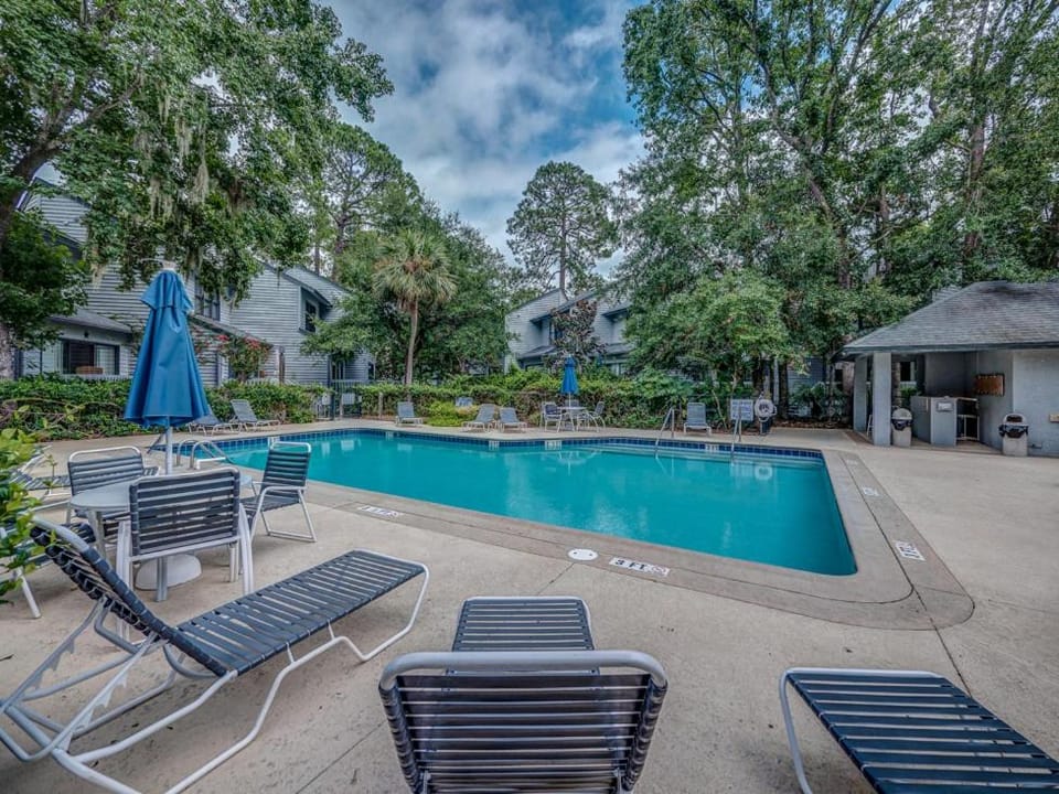 Property building, Patio, Natural landscape, BBQ facilities, Garden, Swimming pool