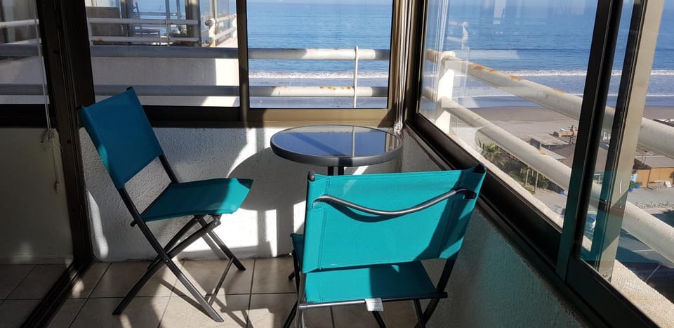 DEPTO 1RA LINEA FRENTE AL MAR Condominio Palmar 4P Apartment in La Serena