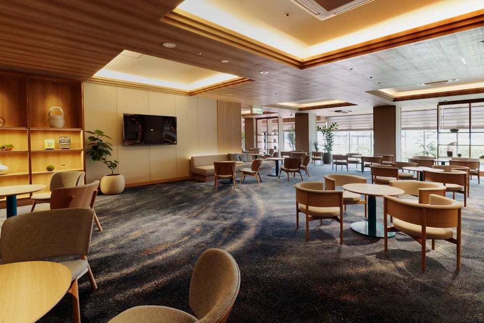 Communal lounge/ TV room