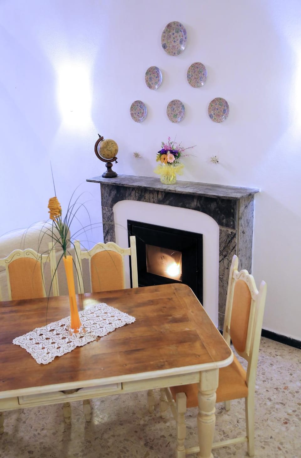 Seating area, Dining area