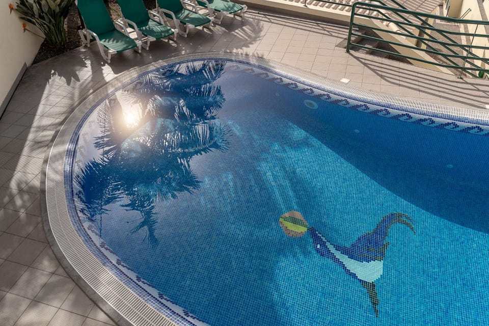 Swimming pool, Swimming pool