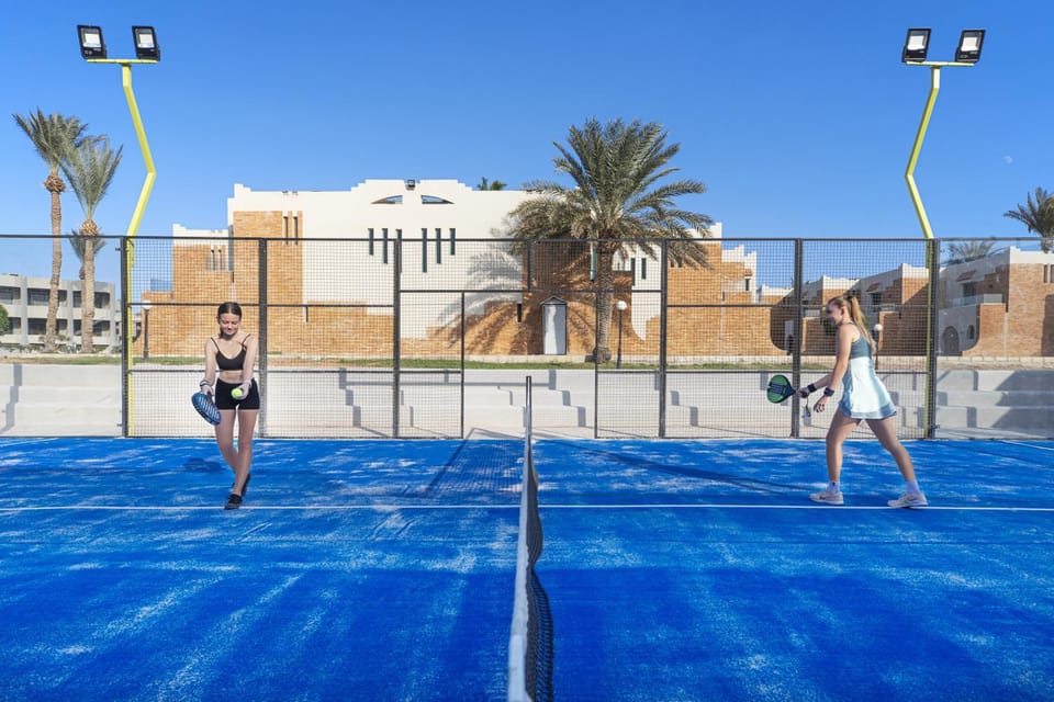 Day, People, Tennis court