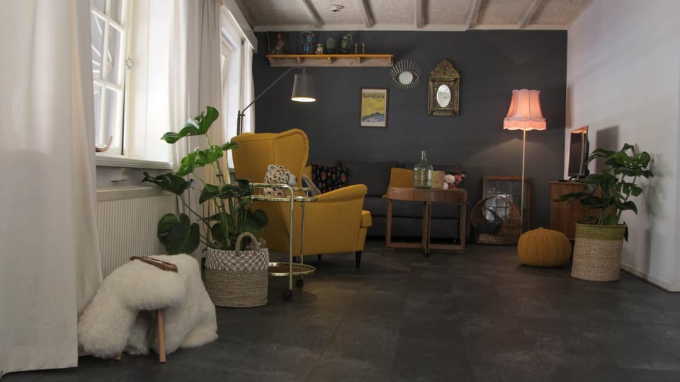 Living room, Decorative detail