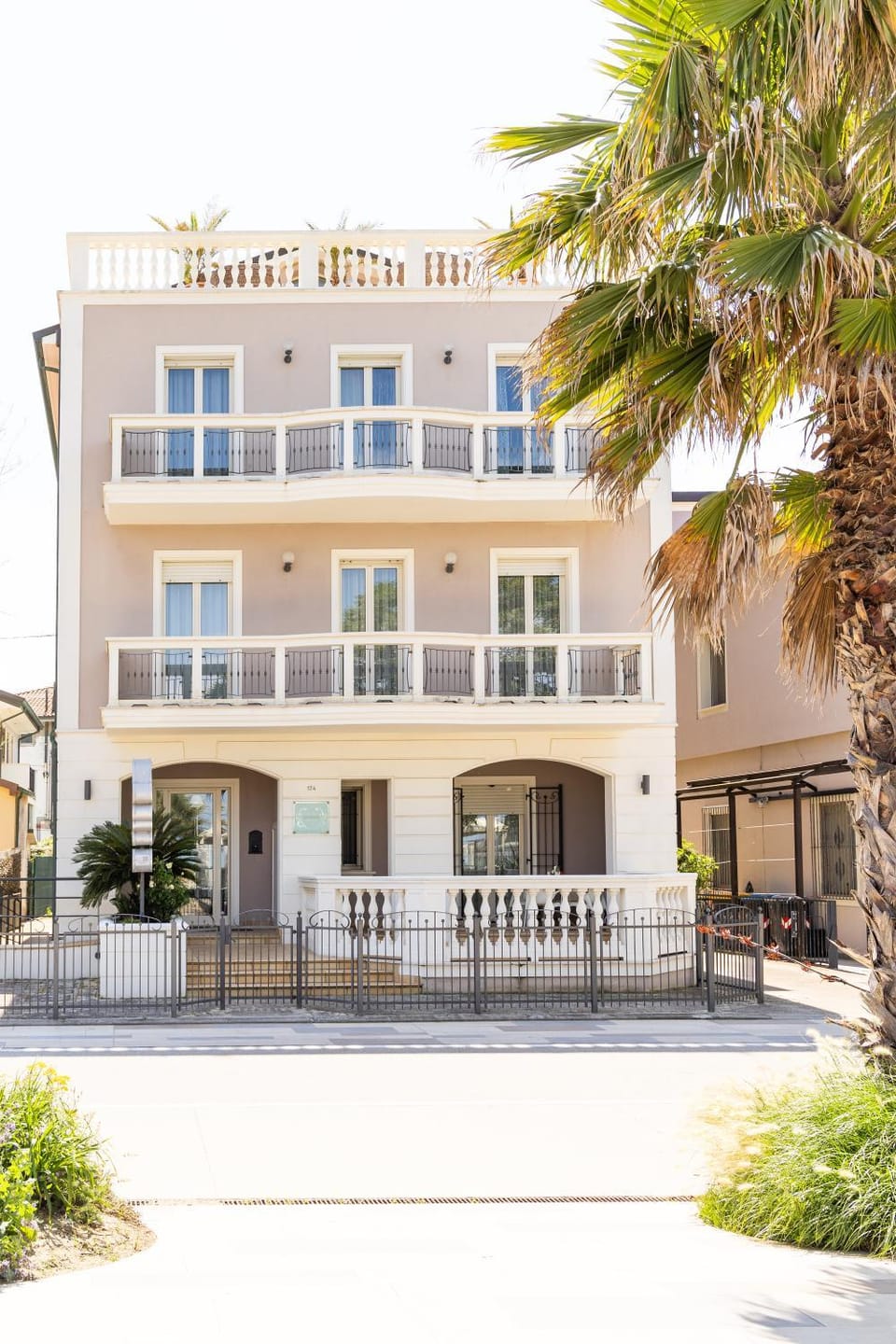 Property building, View (from property/room), Balcony/Terrace, Balcony/Terrace