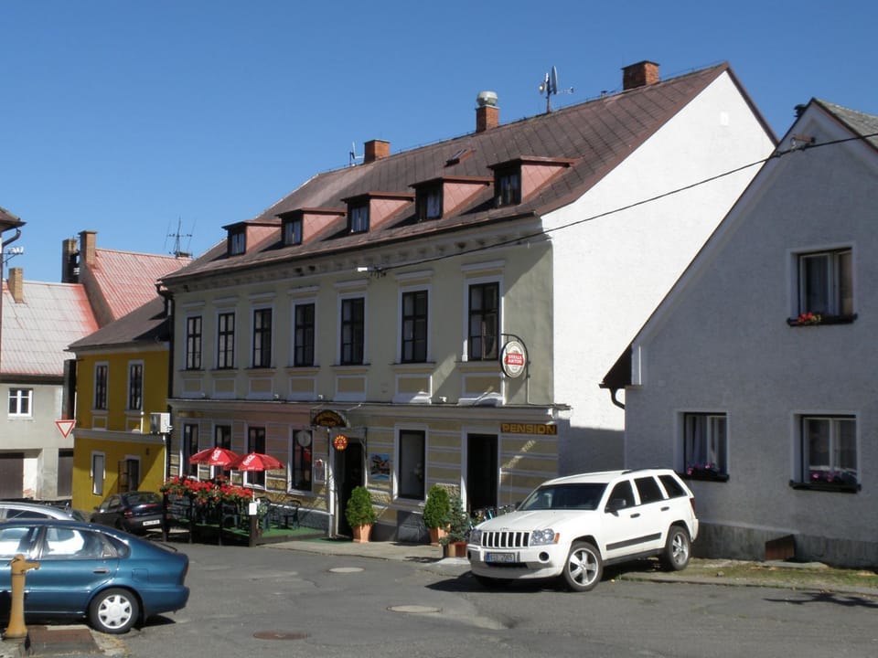 Property building, Facade/entrance, Street view, Parking
