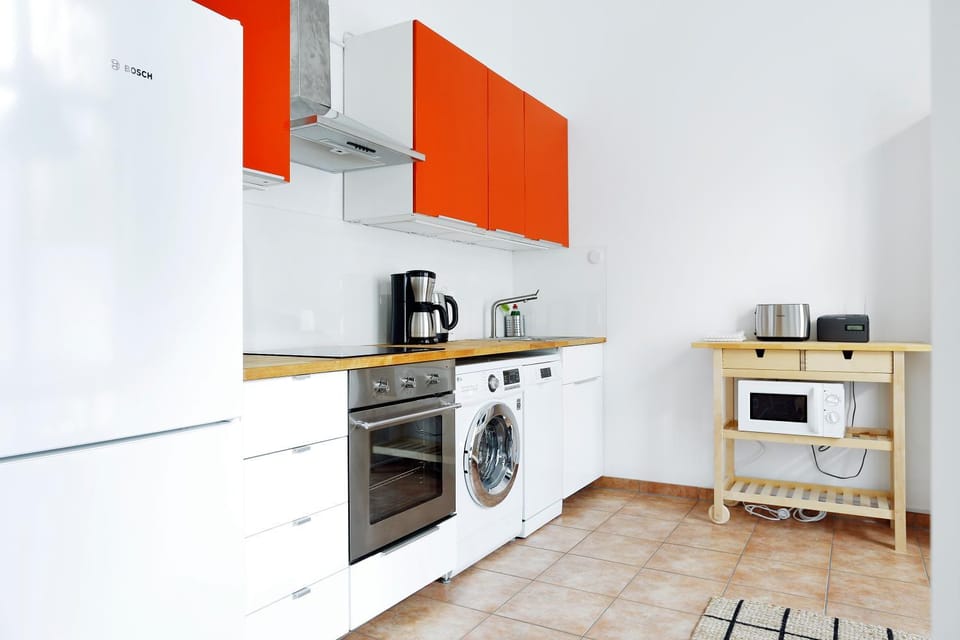 SWINE by ROCKCHAIR Apartments l SUPERHOST Status l Cozy Family & Business Flair in City Center "Mitte" Modern Studio Boxspringbed welcomes you! Apartment in Berlin