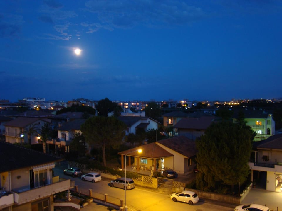 View (from property/room), City view