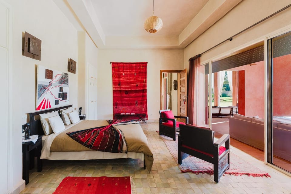 Bed, Living room, Bedroom, air conditioner