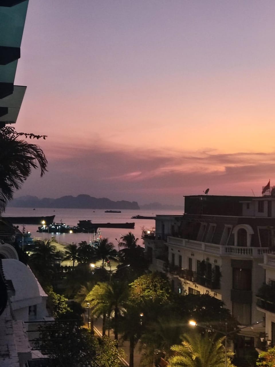 Lea House Ha Long Bed and Breakfast in Laos
