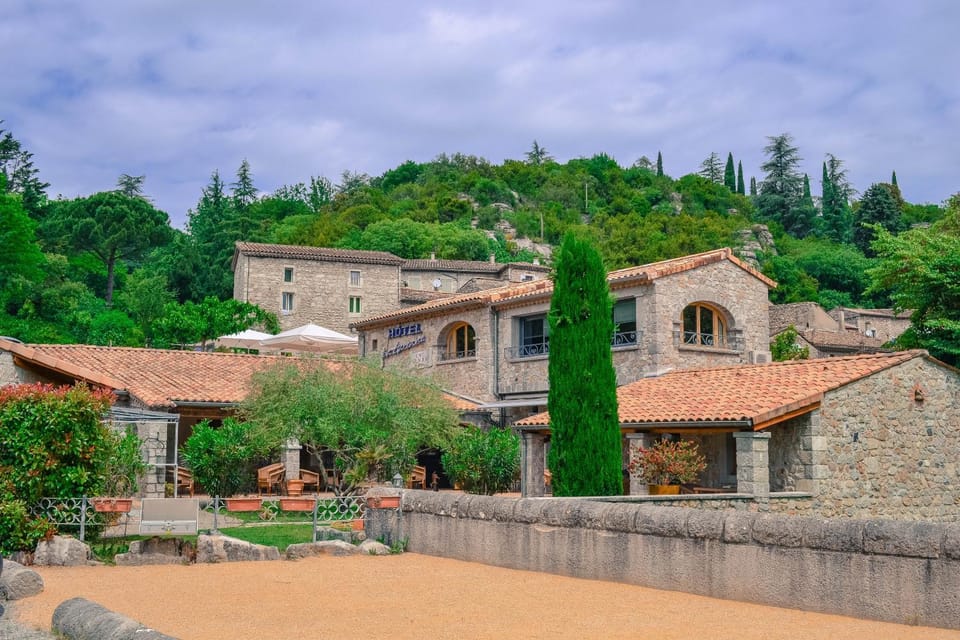 Property building, Spring, Day, Natural landscape, Landmark view