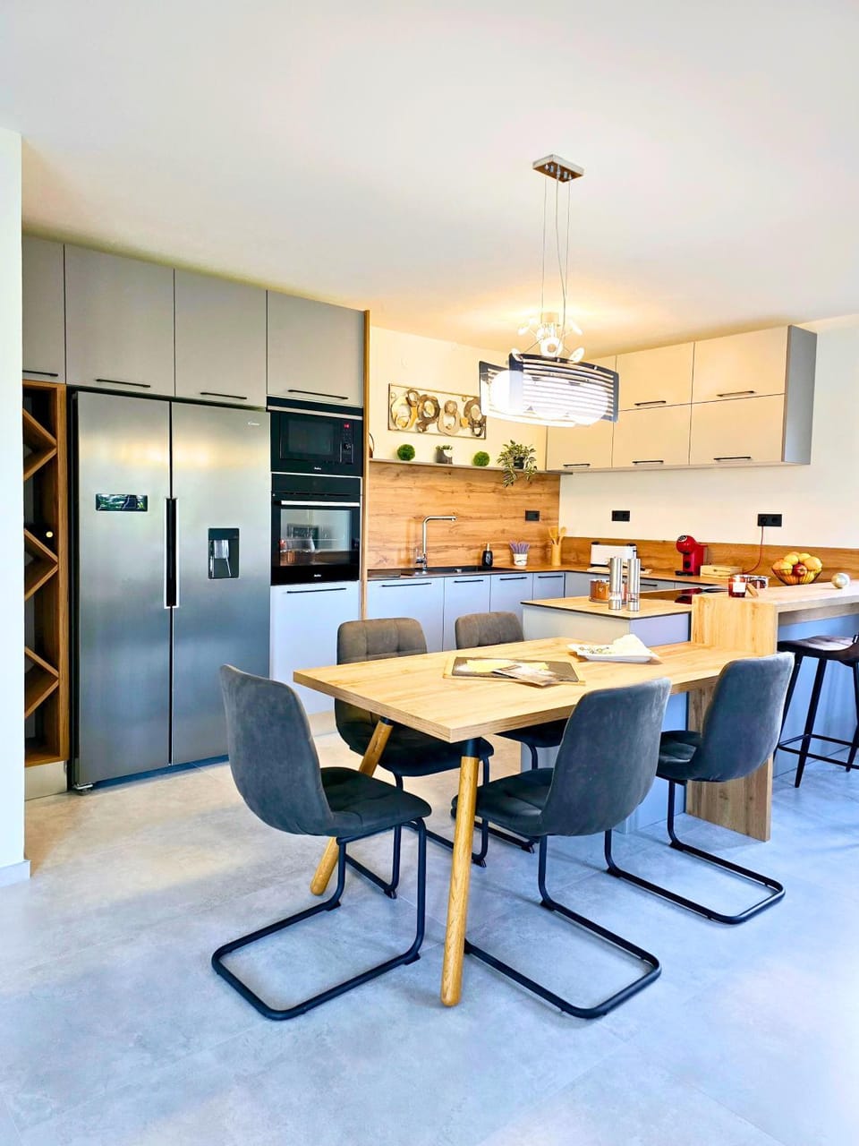 Kitchen or kitchenette, Seating area, Dining area, dishwasher, minibar, oven, pet friendly, stove