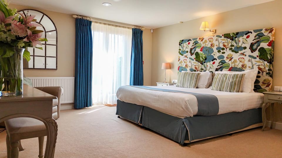 The Pheasant Public House & Hotel Inn in Babergh District