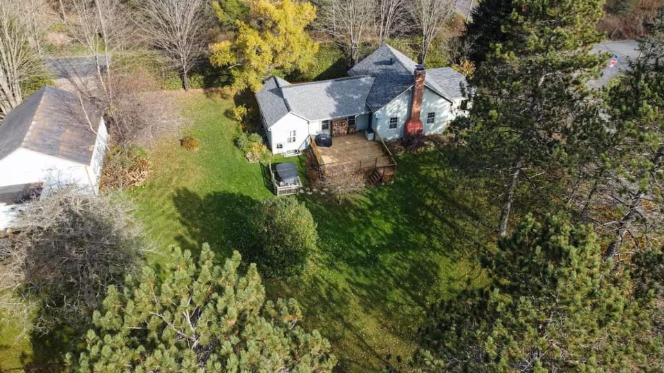 La Vieille École & Spa & Parc Naturel Chalet in Lac-Brome