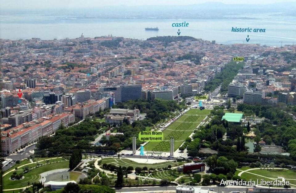 Romantic Apartment El Corte Inglês Apartment in Lisbon