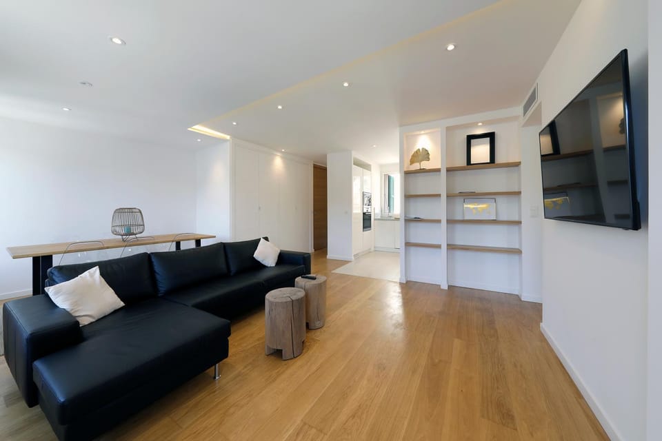 TV and multimedia, Living room, Dining area