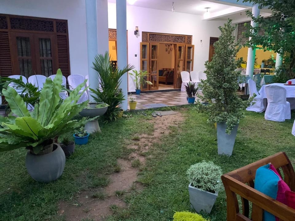 The Holiday Splash Bed and Breakfast in Galle