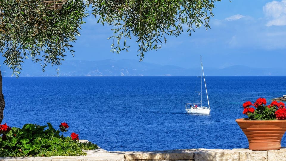 Nearby landmark, Spring, Day, Natural landscape, Activities, Sea view