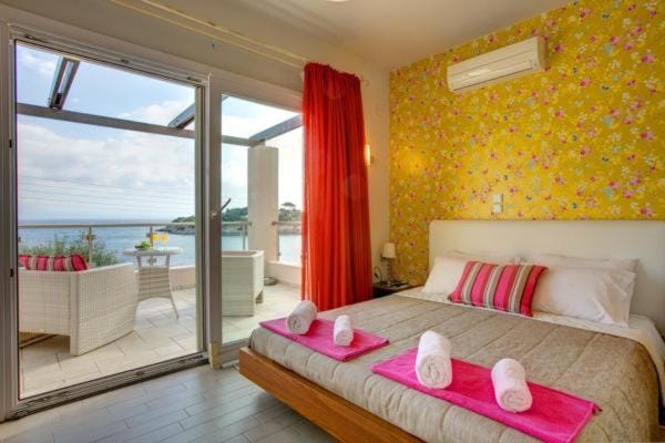 Photo of the whole room, Bedroom, Sea view
