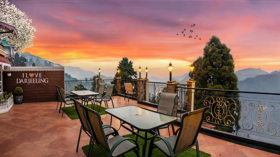 Patio, Natural landscape, View (from property/room), Balcony/Terrace, Mountain view, Sunset