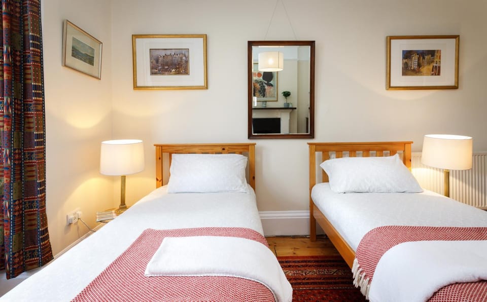 Sheens House Bed and Breakfast in Edinburgh