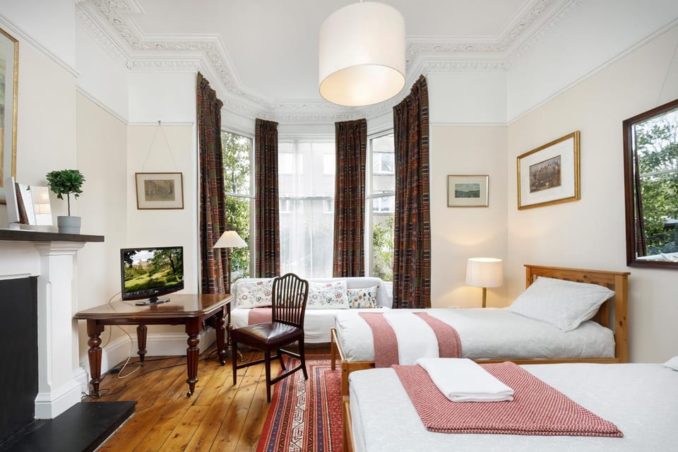 Sheens House Bed and Breakfast in Edinburgh