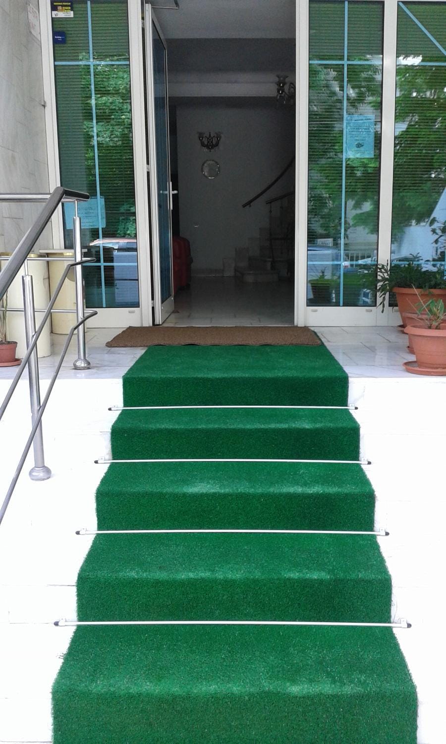 Facade/entrance