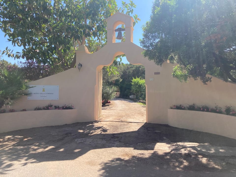 Property building, Swimming pool, Parking