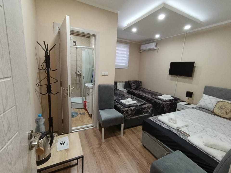 Apartments & Rooms -PANORAMA MDLL -FREE PARKING Apartment in Belgrade