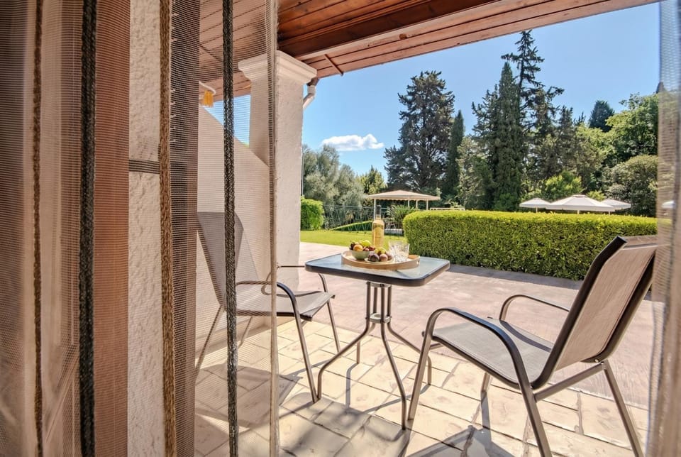 Patio, Day, Garden, Balcony/Terrace, Garden view