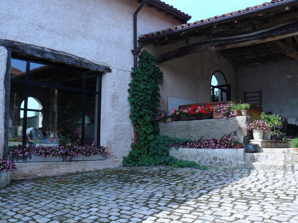 Property building, Spring