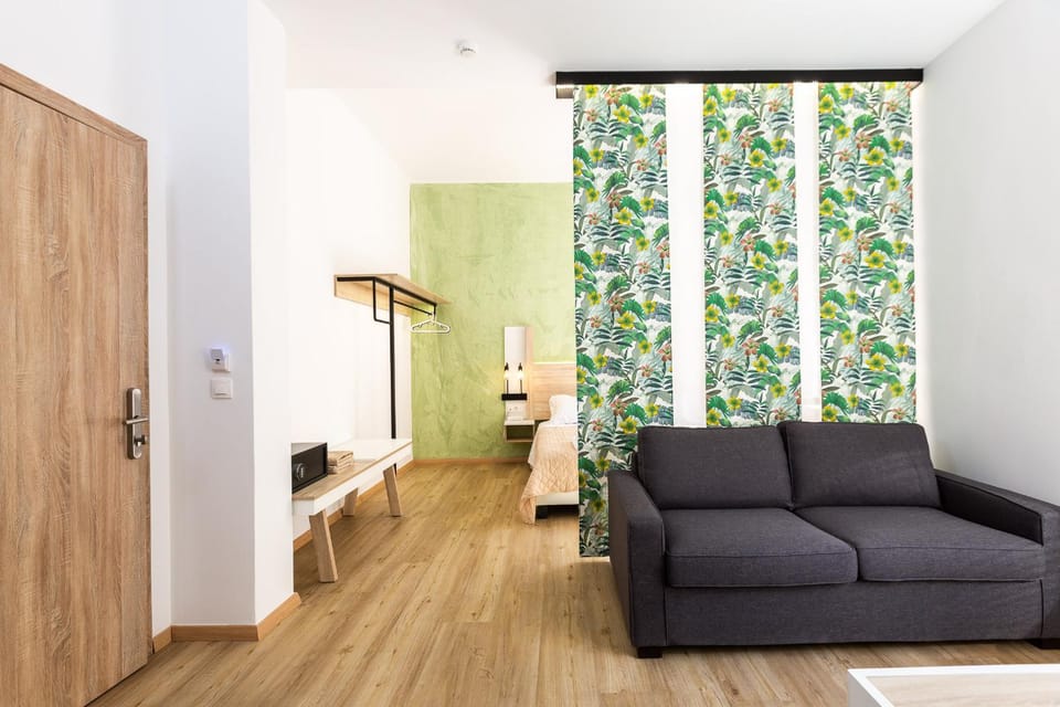 Day, Photo of the whole room, Seating area, Bedroom, safe