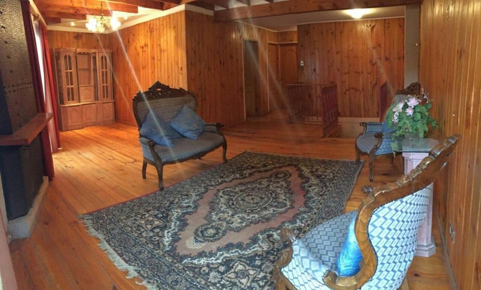 Casa Canelo House in Santiago Metropolitan Region