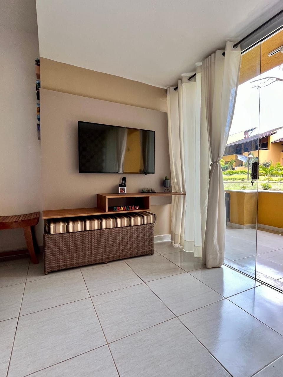 Communal lounge/ TV room, TV and multimedia, Seating area