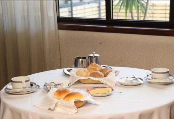 Restaurant/places to eat, Food, Continental breakfast