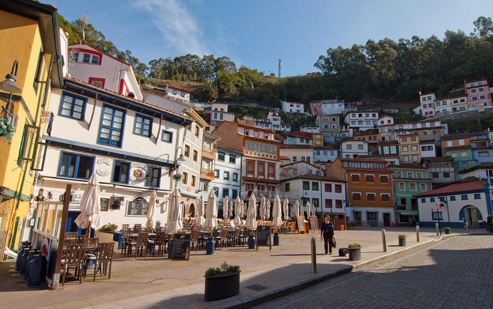 La NANA del MAR / The LULLABY of the SEA on old harbour Apartment in Cudillero