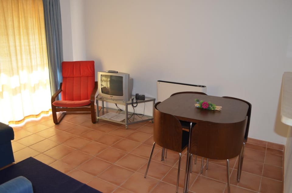 TV and multimedia, Living room, Dining area